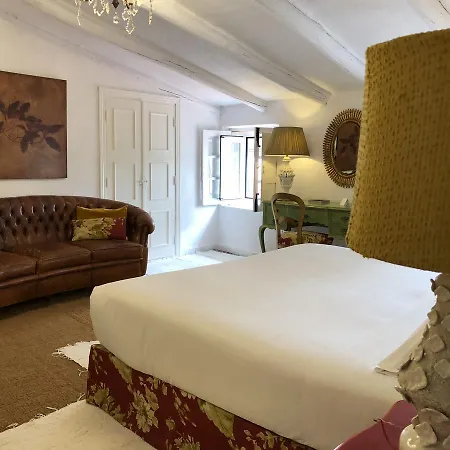 La Tierra Roja بيت للعطل Aliseda